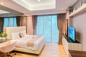 Spacious Studio Apartment at Capitol Suites