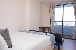 Good Deal and Comfy Studio at Collins Boulevard Apartment