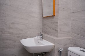 Good Deal and Comfy Studio at Collins Boulevard Apartment