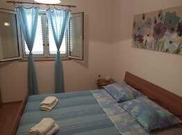 Seafront Charming Apartments Kosirina