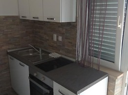 Seafront Charming Apartments Kosirina