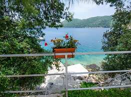 Seafront Charming Apartments Kosirina