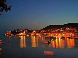 Seafront Charming Apartments Kosirina