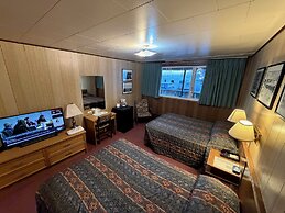 Airport Chalet
