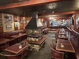 Airport Chalet