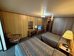 Airport Chalet