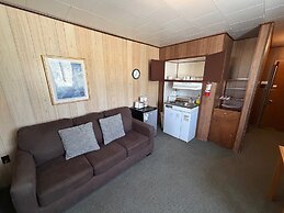 Airport Chalet