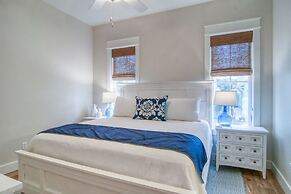 Seaside Sojourn 111 LA