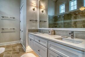 Seaside Sojourn 111 LA