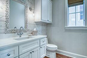 Seaside Sojourn 111 LA