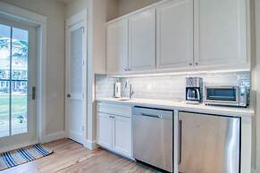 Seaside Sojourn 111 LA