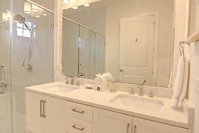 Skytop Lounge TC 5105