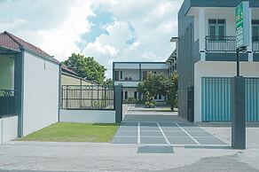 RR -2 Syariah Hotel SLG