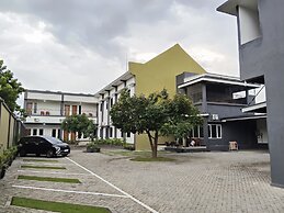 RR -2 Syariah Hotel SLG