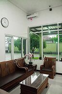 RR -2 Syariah Hotel SLG