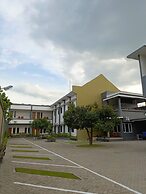 RR -2 Syariah Hotel SLG