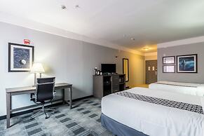 Platinum Inn & Suites Webster