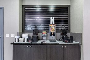 Platinum Inn & Suites Webster
