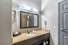 Platinum Inn & Suites Webster