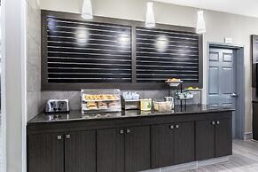 Platinum Inn & Suites Webster