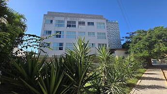 Aline Duque 308 no Centro de Porto by LP