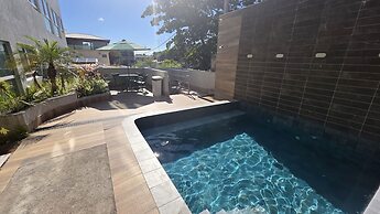 Aline Duque 308 no Centro de Porto by LP