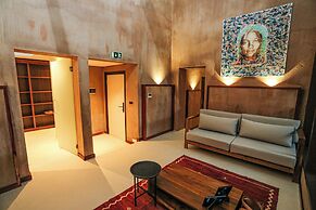 Mumba Lodge by Flow