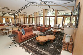 Mumba Lodge by Flow