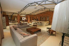 Mumba Lodge by Flow