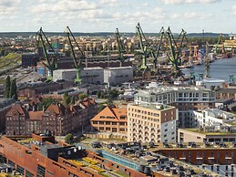 Lily Apart Gdansk Shipyard view studios