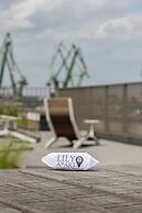 Lily Apart Gdansk Shipyard view studios