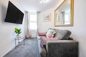 Spacious London stay -3 Bedroom property