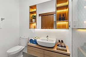 Navaya Villa by Kozystay - Seminyak