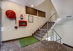 Treebo Riddhi Paradise - 15 mins from Airport