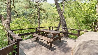 Gapyeong On The Hill Pool Villa