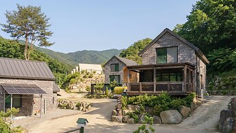 Gapyeong On The Hill Pool Villa