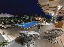 Luxury Villa Malo