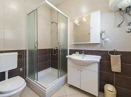 Apartments Nmn Drvenik