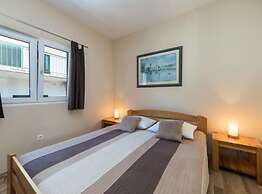 Apartments Nmn Drvenik