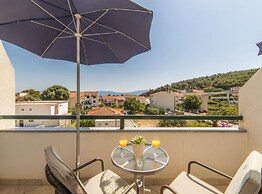 Apartments Nmn Drvenik