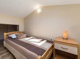 Apartments Nmn Drvenik