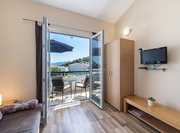 Apartments Nmn Drvenik