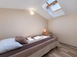 Apartments Nmn Drvenik