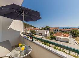 Apartments Nmn Drvenik