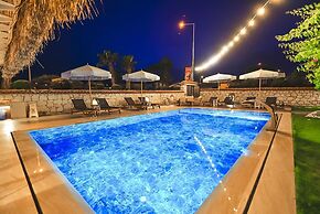 Gerence Otel by Lamira