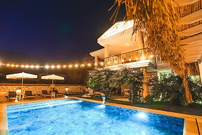 Gerence Otel by Lamira