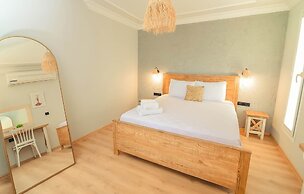 Gerence Otel by Lamira