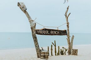 Tharadol Beach Resort