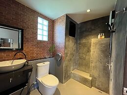 Tharadol Beach Resort