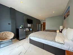 Tharadol Beach Resort